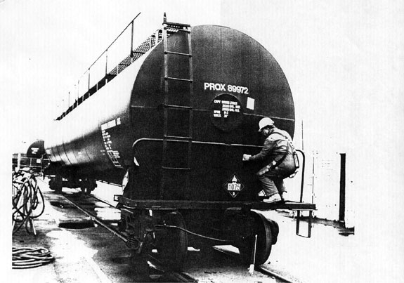 Appendix B1 - Examination of insulation at one of the inspection locations cut into the tank jacket